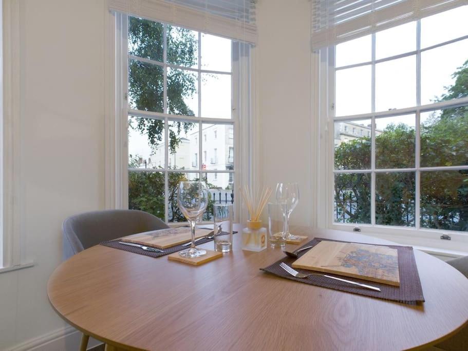 The Grove King Bed Wi-Fi Ev Charger Apartment Cheltenham Luaran gambar