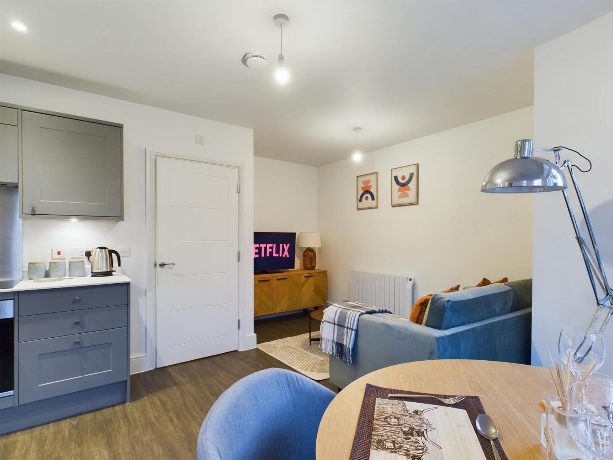 The Grove King Bed Wi-Fi Ev Charger Apartment Cheltenham Luaran gambar