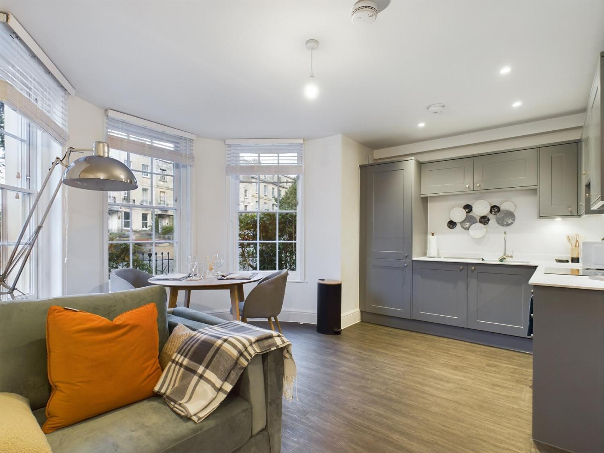 The Grove King Bed Wi-Fi Ev Charger Apartment Cheltenham Luaran gambar